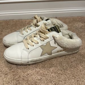 Vintage Havana Women's White and Tan Sneakers
